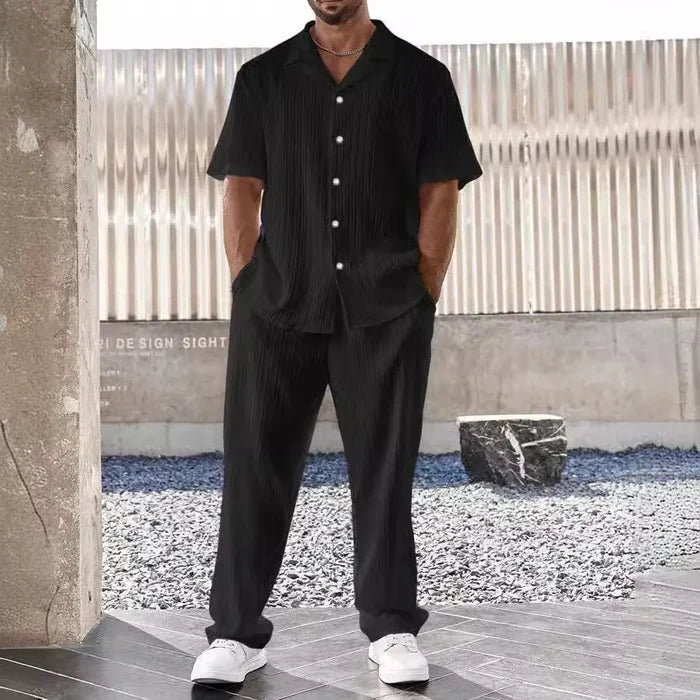 Black / M