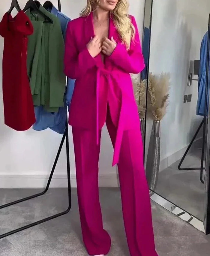 Lightweight women's blazer set – tailored blazer & pants, high-quality fabric, for formal events 2